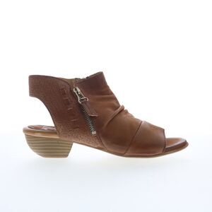 Miz Mooz Womens Carla Brown Shoes (NWT)